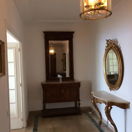 Apartment Paris Palace Face Mer